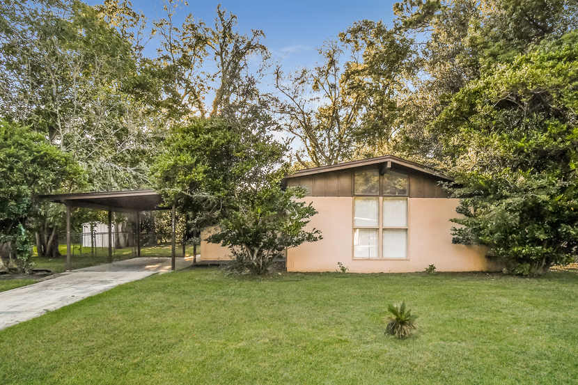 2002 Constant Dr Jacksonville, FL 32210